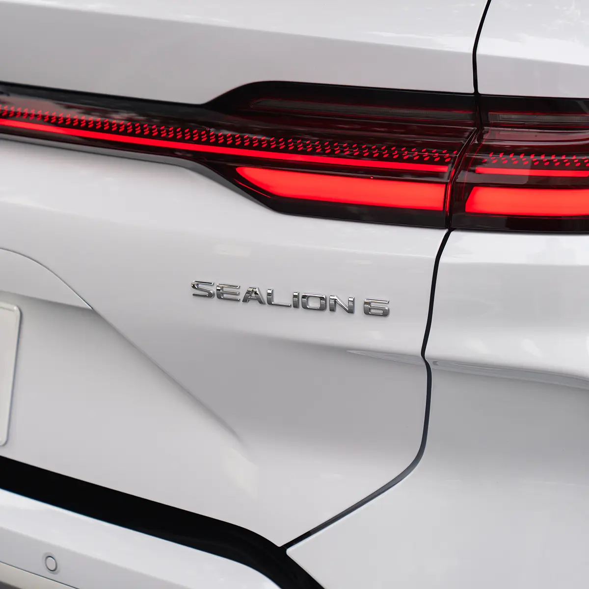 BYD SEALION 6