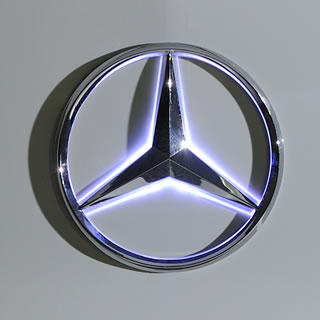 Ledエンブレム For Mercedes アクセサリー一覧 ヤナセ