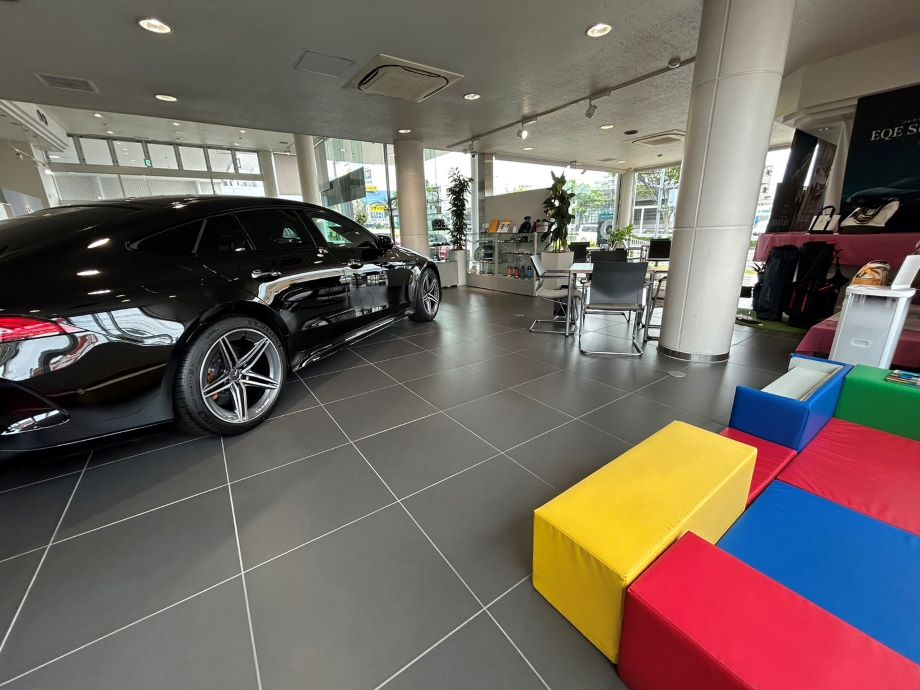 萬代屋【サンルーフ付メルセデス ベンツ220緑エンブレム欠】ブリキtin【箱無】 萬代屋【サンルーフ付メルセデス ベンツ220緑エンブレム欠】ブリキtin