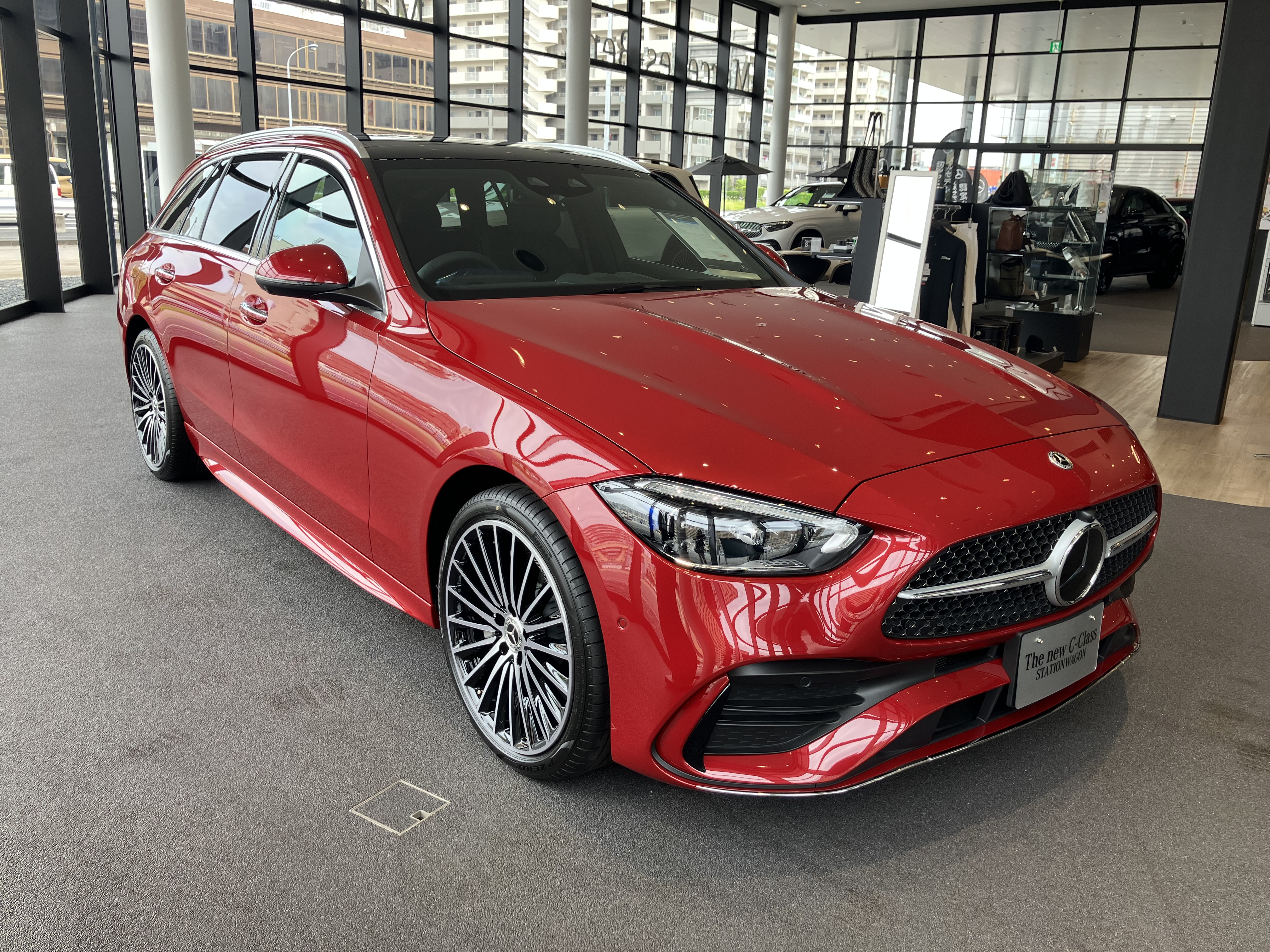 メルセデス-ベンツ117エンジンリペア-実施中対応車-126-107他 ヤナセ千里支店」（メルセデス・ベンツ千里）をリニューアルオープン