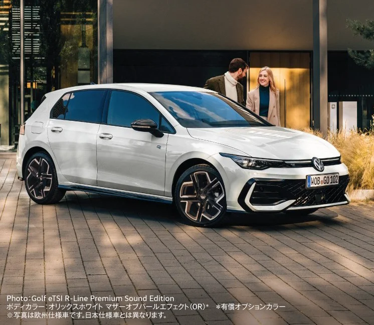 Photo:Golf eTSI R-Line Premium Sound Edition ボディカラー:オリックスホワイト マザーオブパールエフェクト(0R)* ＊有償オプションカラー ※写真は欧州仕様車です。日本仕様車とは異なります。